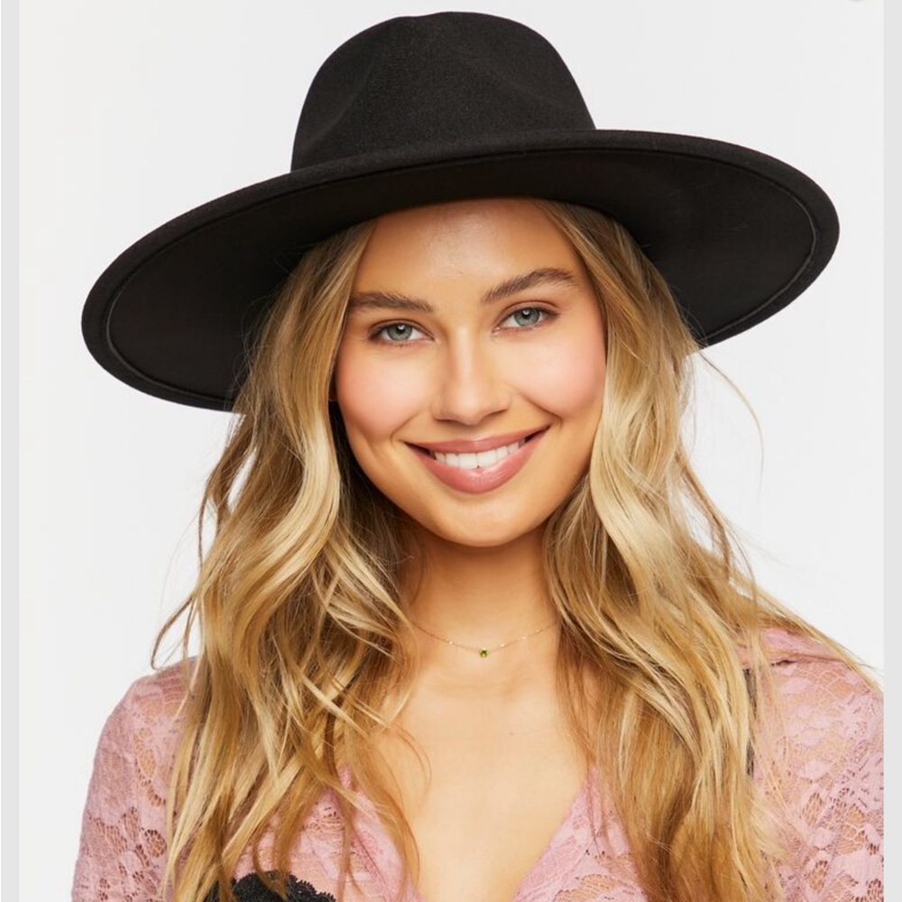 Pinched Chain-Trim Fedora - Picture 3 of 7